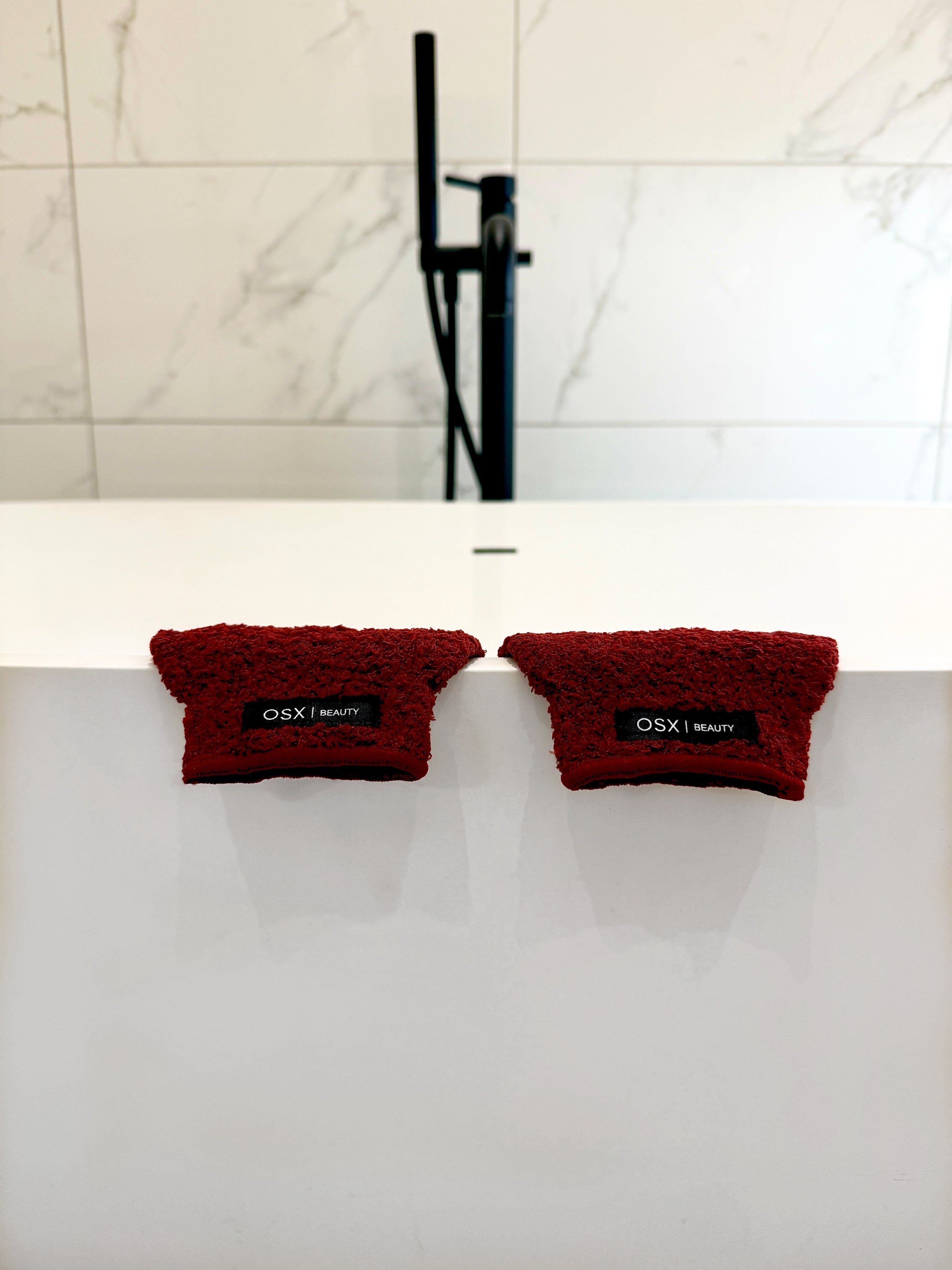 Christmas Exclusive Hansies - Cranberry