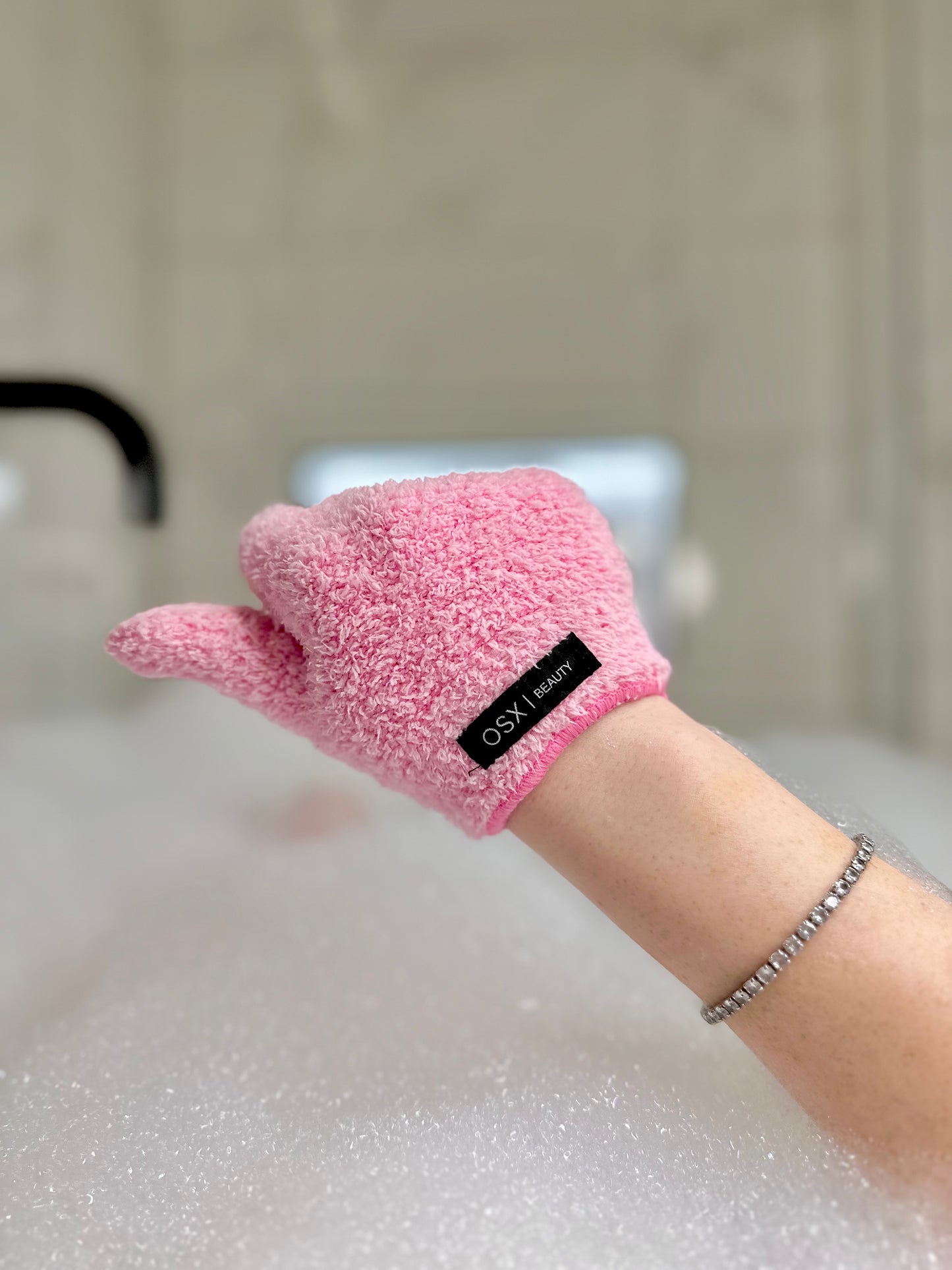 Limited Edition PINK - HANSIES Makeup Removing Gloves